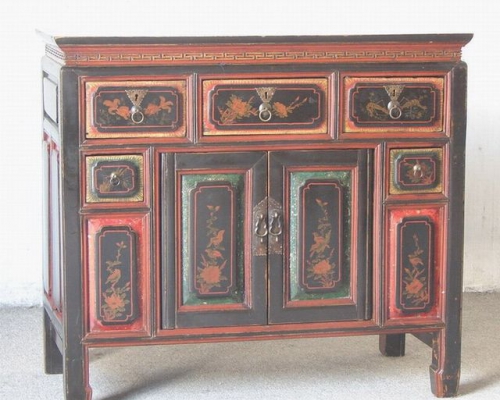 黑描金五抽二門柜|Small black cabinet with tracing a design in gold