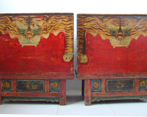 虎頭座箱|seat trunk of tiger painting