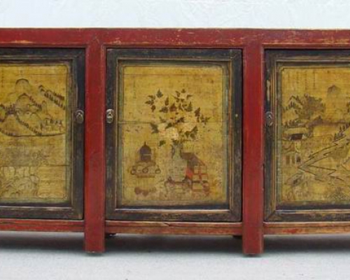描彩三抽三門柜|Color-painted low cabinet