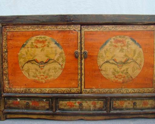 描彩三抽二門柜|painted cabinet