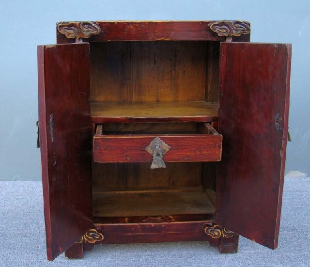 紅漆二門小柜|Red-lacquered small cabinet