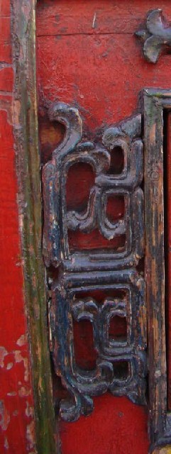 紅描彩三抽二門柜|red depicting a color chest with two gates and three drawers