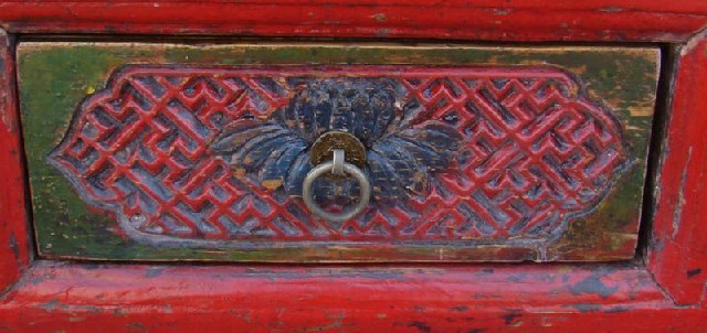 紅描彩三抽二門柜|red depicting a color chest with two gates and three drawers