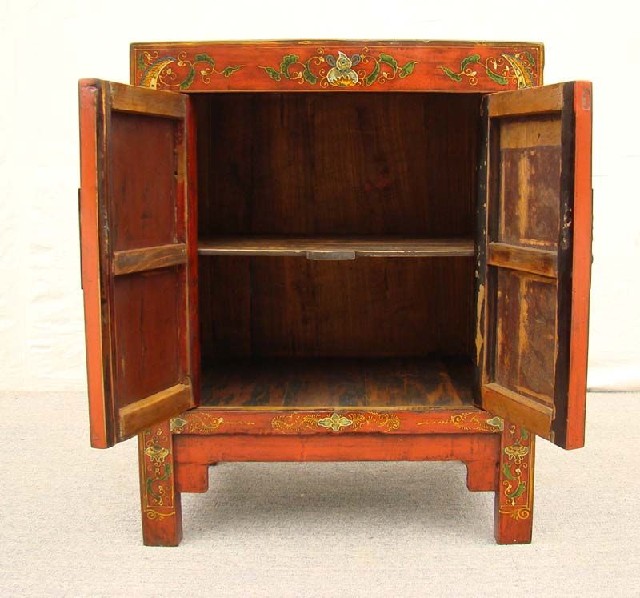 紅描彩二門(mén)柜工廠|red depicting a color chest with two gates