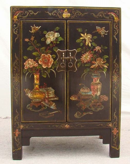 黑描彩小柜|Black color depiction of the small chest