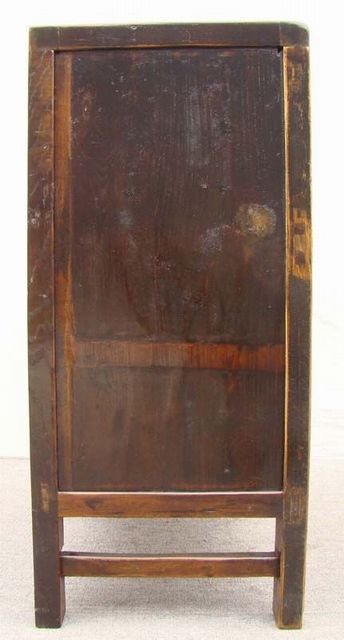 黑描彩小柜|Black color depiction of the small chest