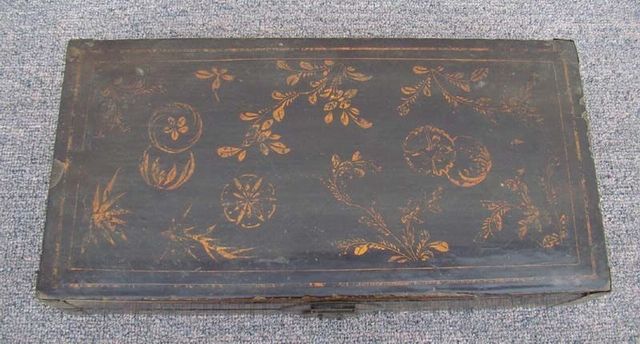 黑描彩小盒|Black color depiction of the small box