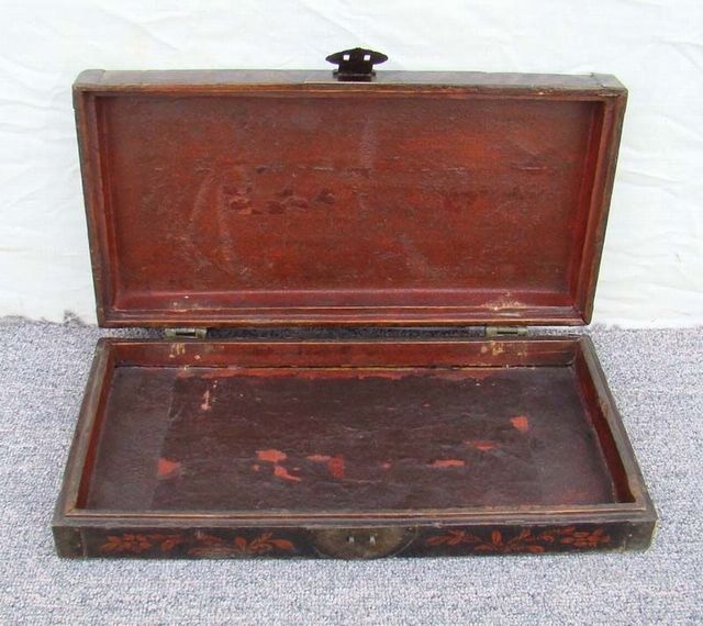 黑描彩小盒|Black color depiction of the small box