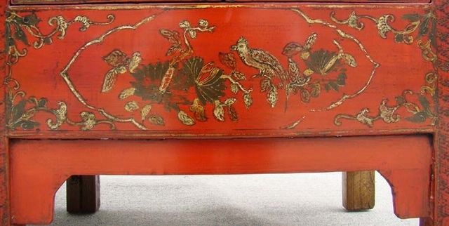 紅描金四門柜|red depicting a color small siamese chest