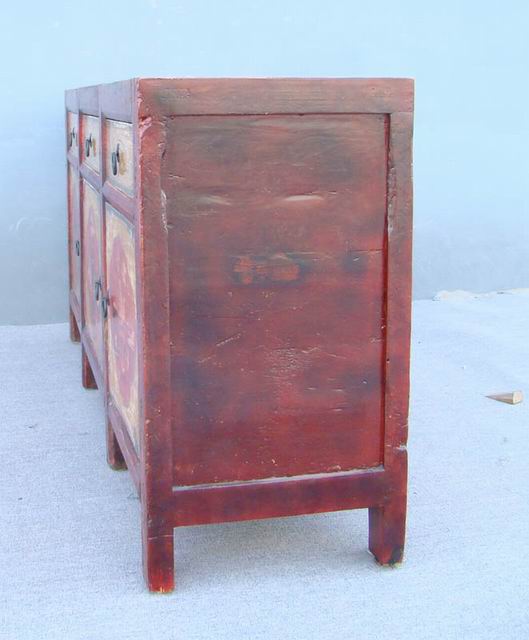 描彩三抽三門柜|Color-painted low cabinet