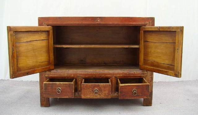 描彩三抽二門柜|painted cabinet