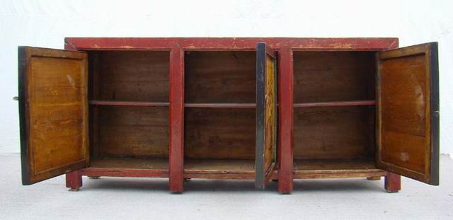 描彩三抽三門柜|Color-painted low cabinet