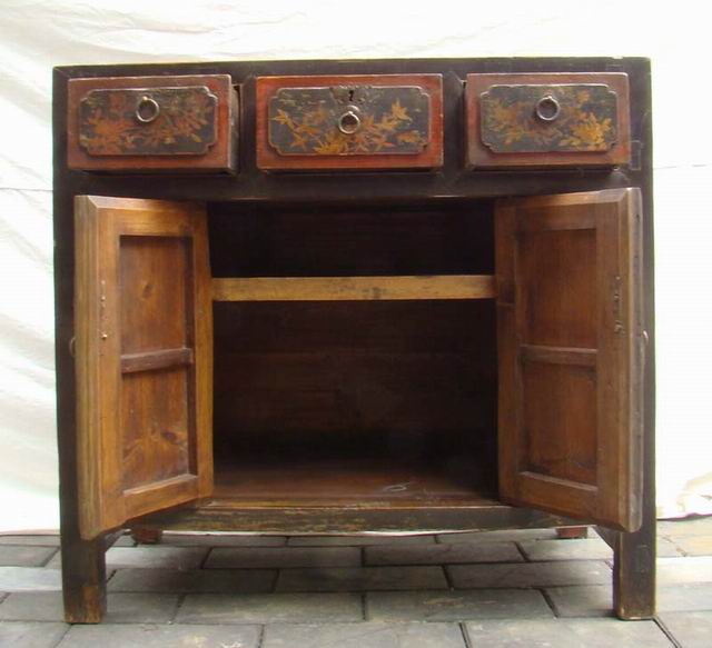 描彩三抽二門柜工廠|painted cabinet