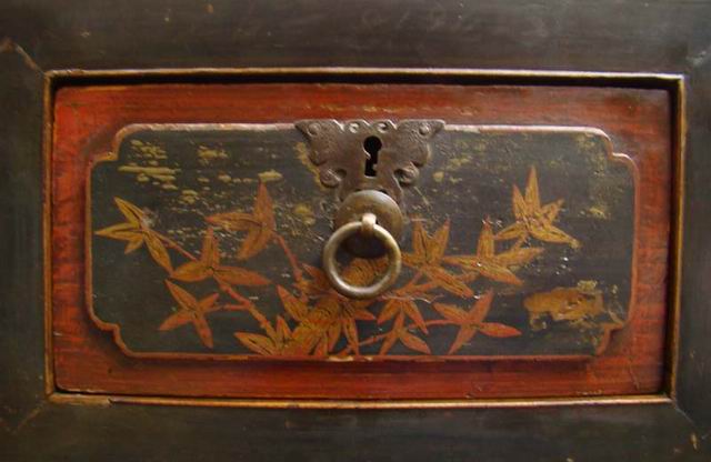 描彩三抽二門柜工廠|painted cabinet