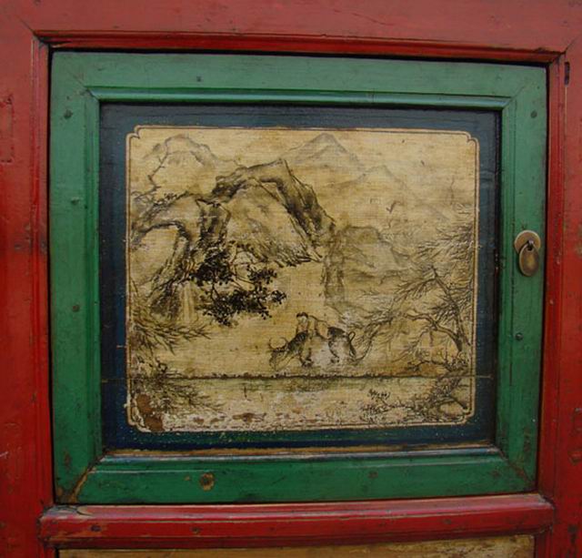 描彩三抽三門柜|Color-painted low cabinet