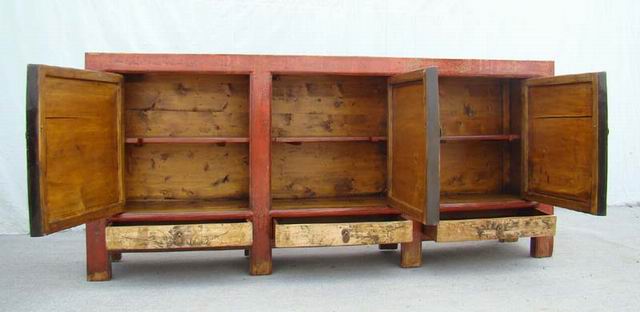 描彩三抽三門柜|Color-painted low cabinet