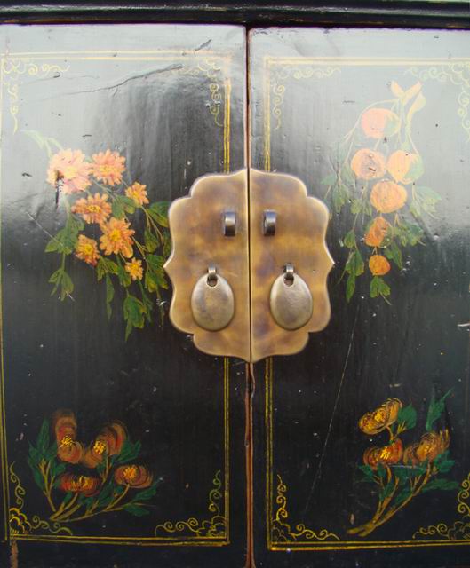 黑三抽二門五彩柜|Color-painted low cabinet