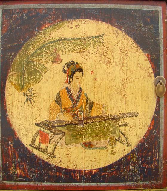 高碑店三門描彩柜|Color-painted low cabinet