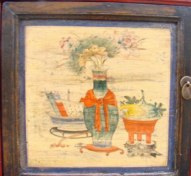 紅三門描彩柜|Color-painted low cabinet
