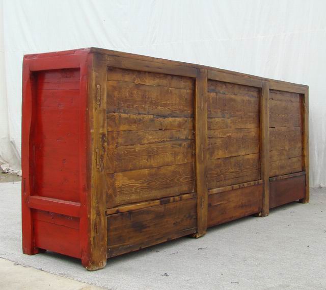 描彩三抽三門柜|Color-painted low cabinet