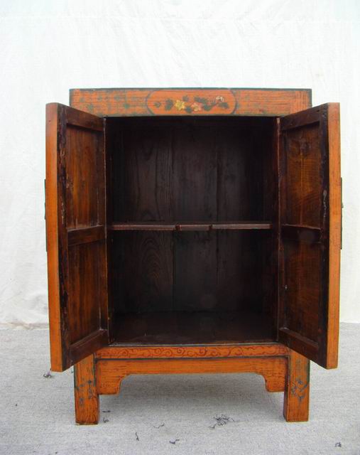 描彩二門柜|Color-painted twin cabinet