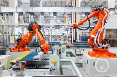 制造業(yè)高質(zhì)量發(fā)展進(jìn)行時(shí) | 海爾“智能+5G”互聯(lián)工廠 重慶樣本驅(qū)動(dòng)產(chǎn)業(yè)變革，實(shí)現(xiàn)用工下降30%、產(chǎn)能提升125%